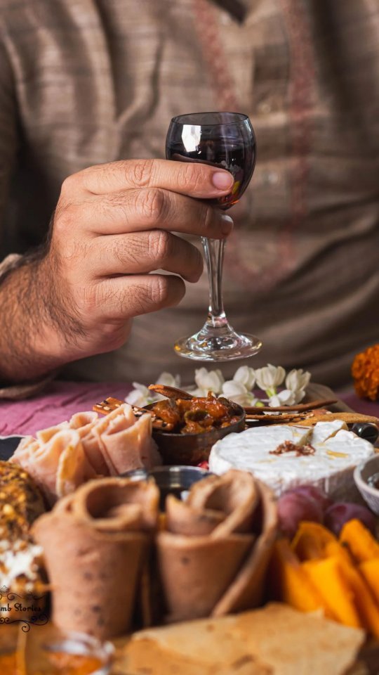 🪔 Your Diwali spread deserves a centrepiece like this.

Forget the usual snack platters. This Diwali Charcuterie Board brings together creamy cheeses, savoury meats, Indian-inspired chutneys, crunchy crackers and unexpected flavour pairings — all arranged into one generous grazing board.

From mango pickle butter to saffron-cardamom honey, every element brings something different to the table. Sweet, savoury, tangy and crunchy, with plenty to discover in every bite. ✨

Save this idea for your Diwali gathering, and get all the details on The Crumb Stories/ www.thecrumbstories.com 

🔗 Link in bio

#diwalirecipes #DiwaliHosting #charcuterieboard harcuterieBoard #diwaliparty #diwaligrazingboard